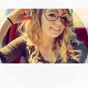 Meet your Posher, Abby